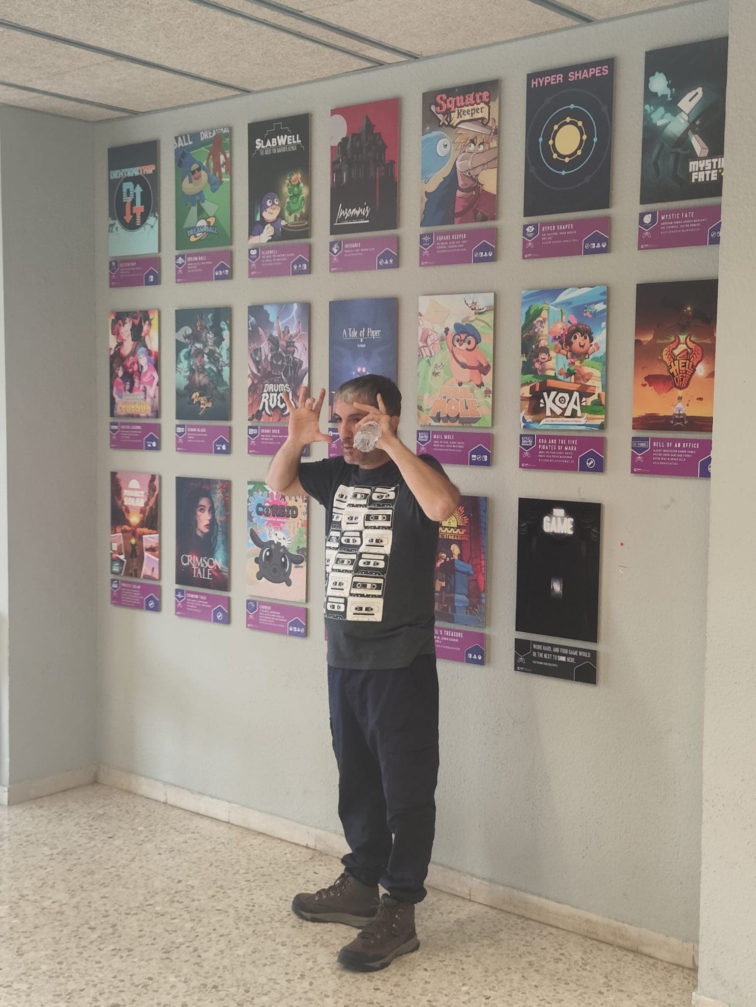 Jóvenes trabajando con Unreal Engine en ENTI-UB.